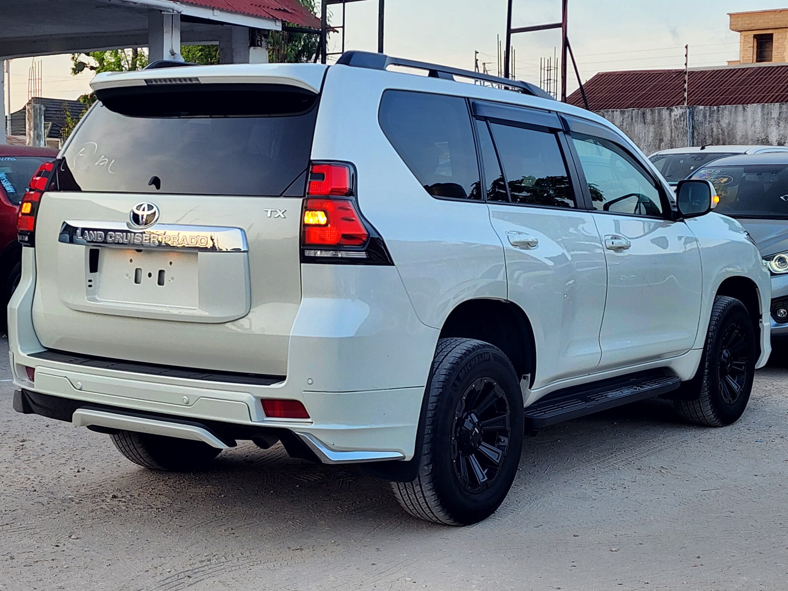 TOYOTA LAND CRUISER PRADO