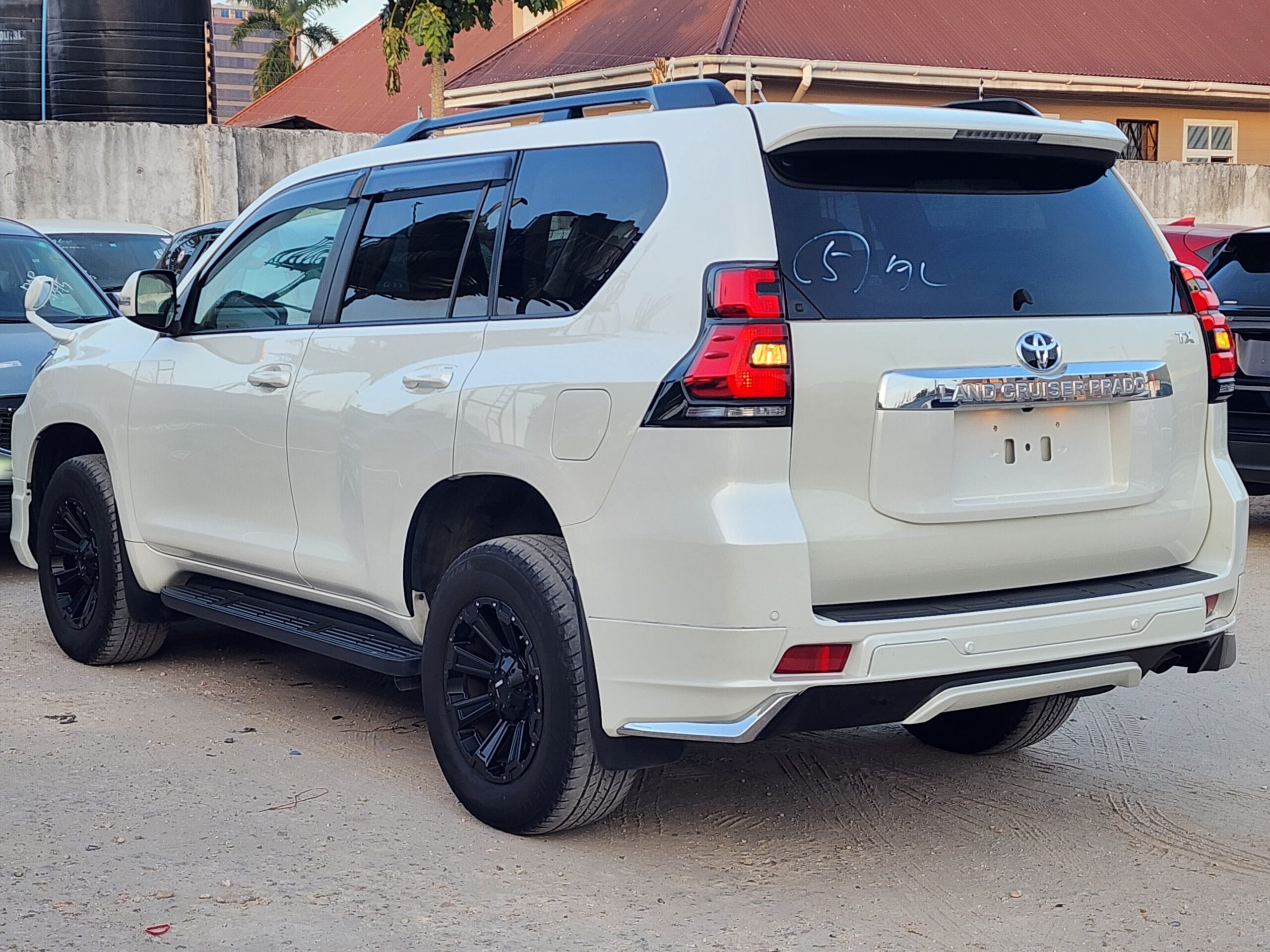 TOYOTA LAND CRUISER PRADO