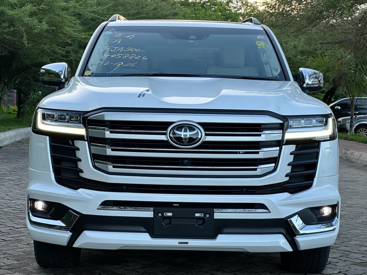 TOYOTA LANDCRUISER ZX