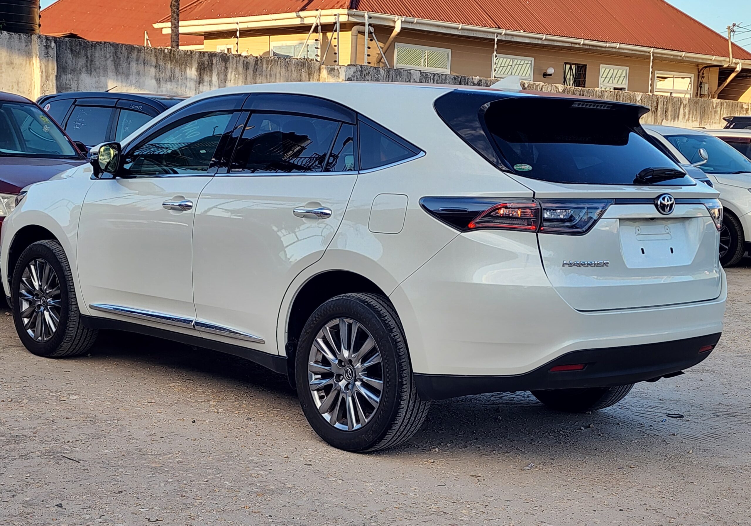 TOYOTA HARRIER