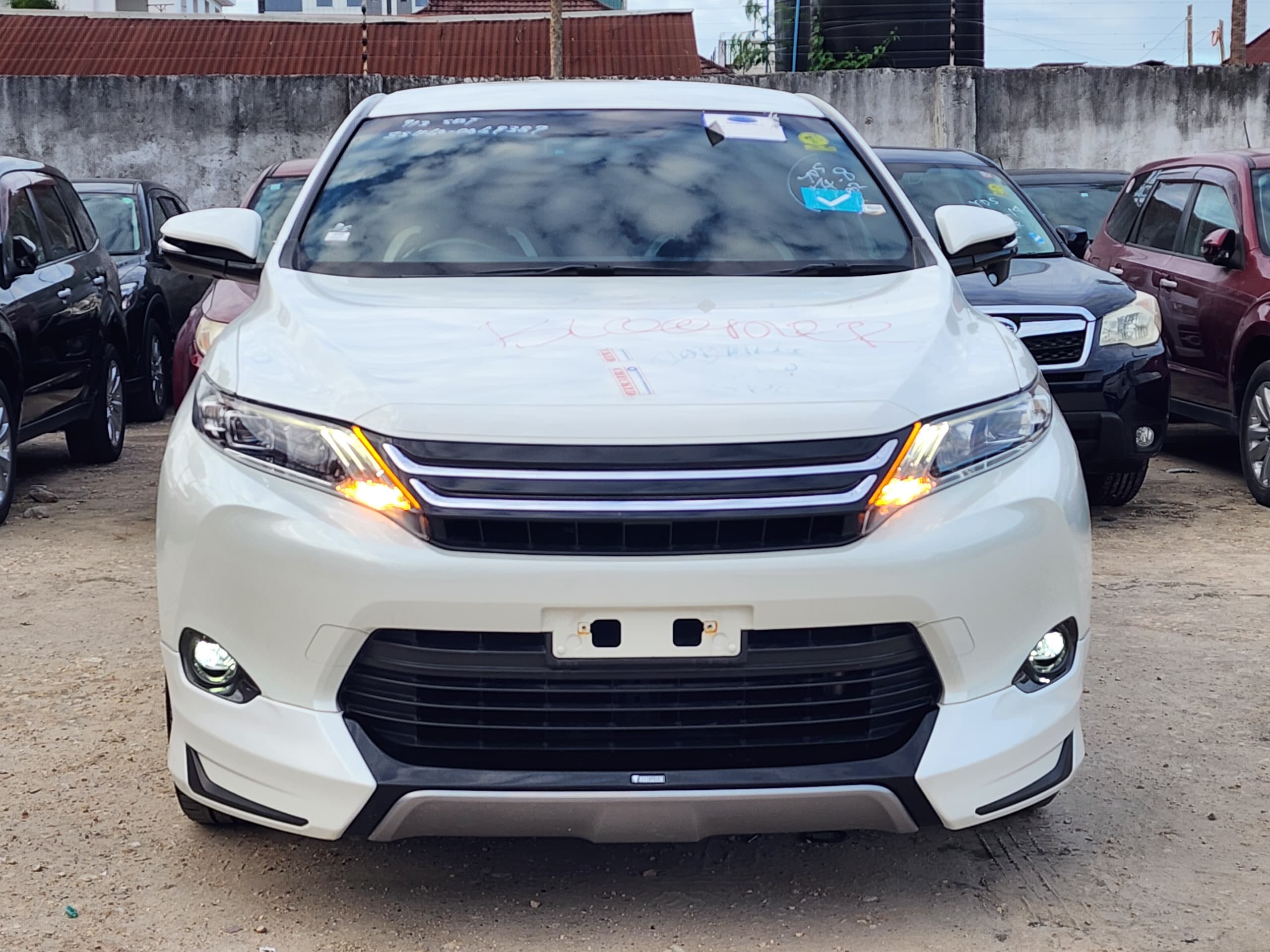 TOYOTA HARRIER