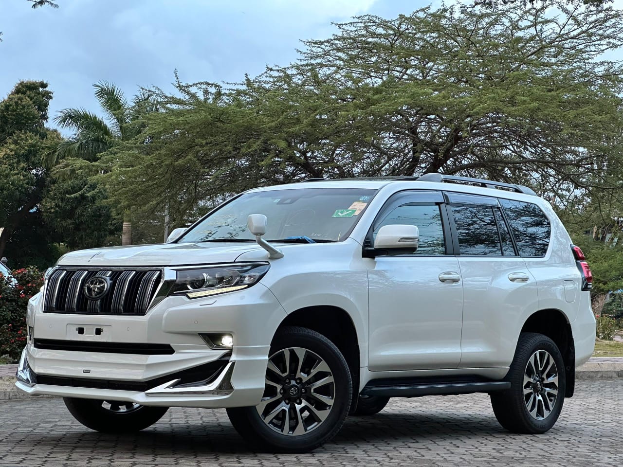 TOYOTA LAND CRUISER PRADO