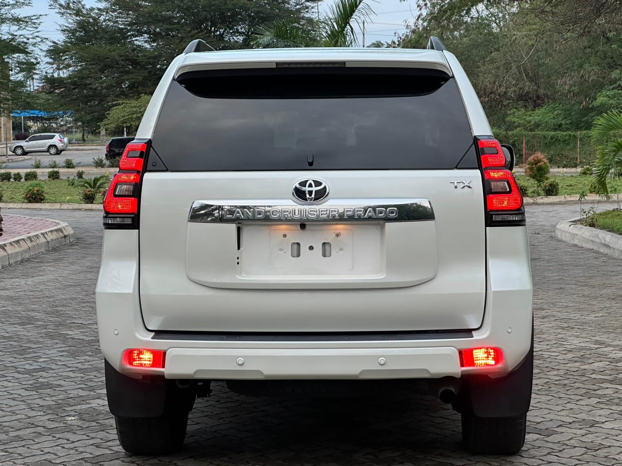 TOYOTA LAND CRUISER PRADO