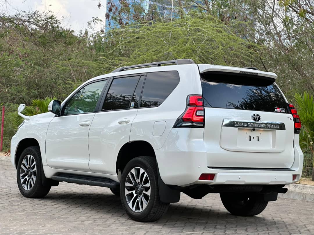 TOYOTA LAND CRUISER PRADO