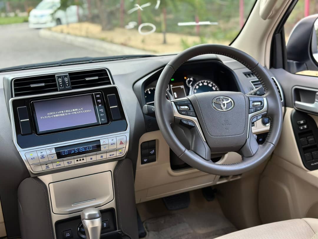 TOYOTA LAND CRUISER PRADO