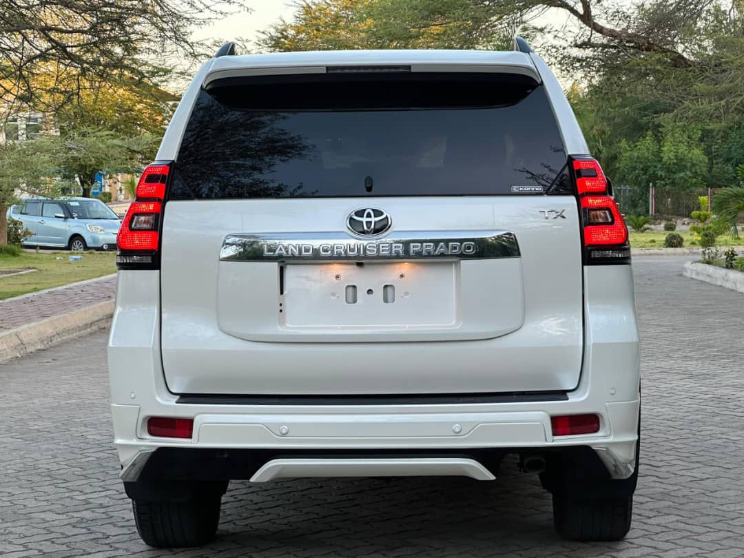 TOYOTA LAND CRUISER PRADO