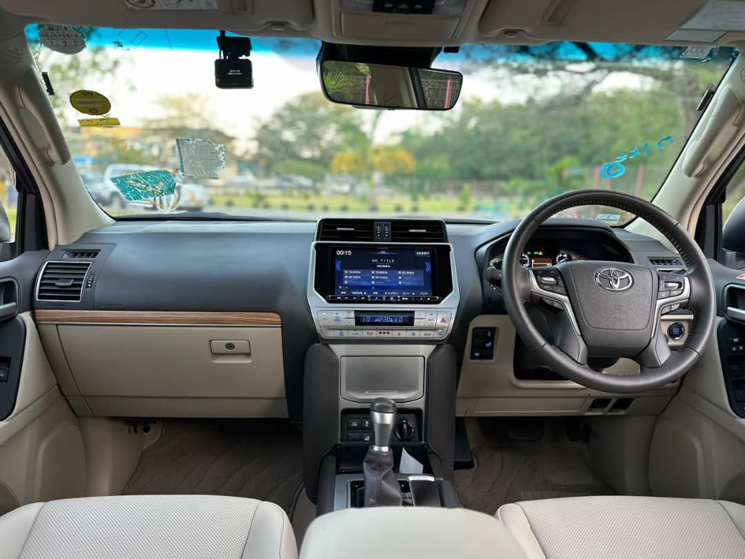 TOYOTA LAND CRUISER PRADO