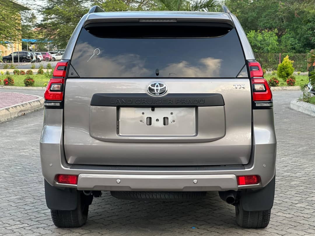 TOYOTA LAND CRUISER PRADO