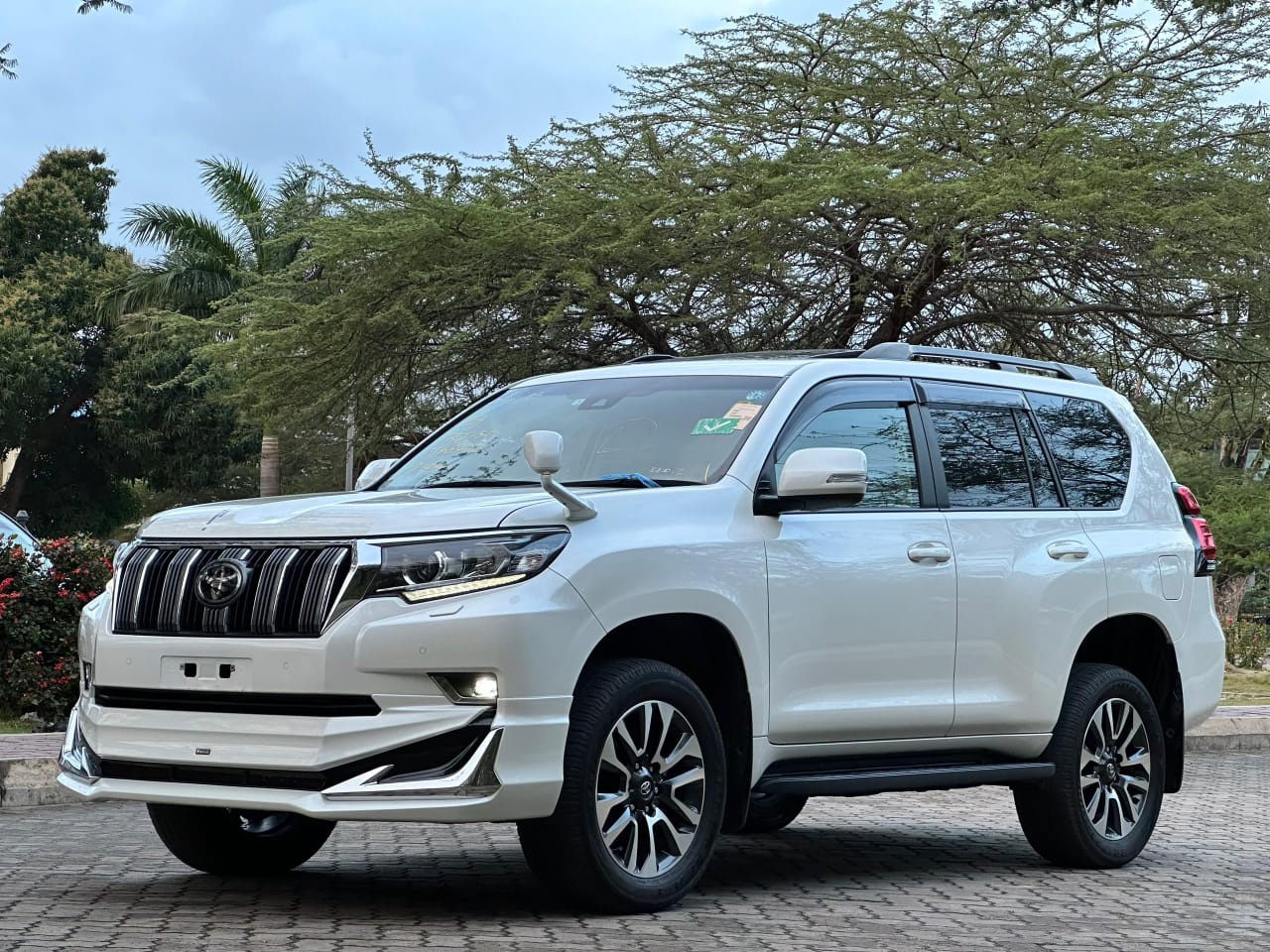 TOYOTA LAND CRUISER PRADO