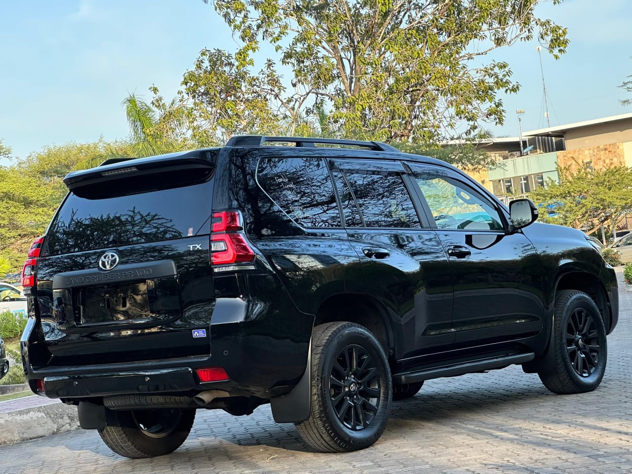 TOYOTA LAND CRUISER PRADO