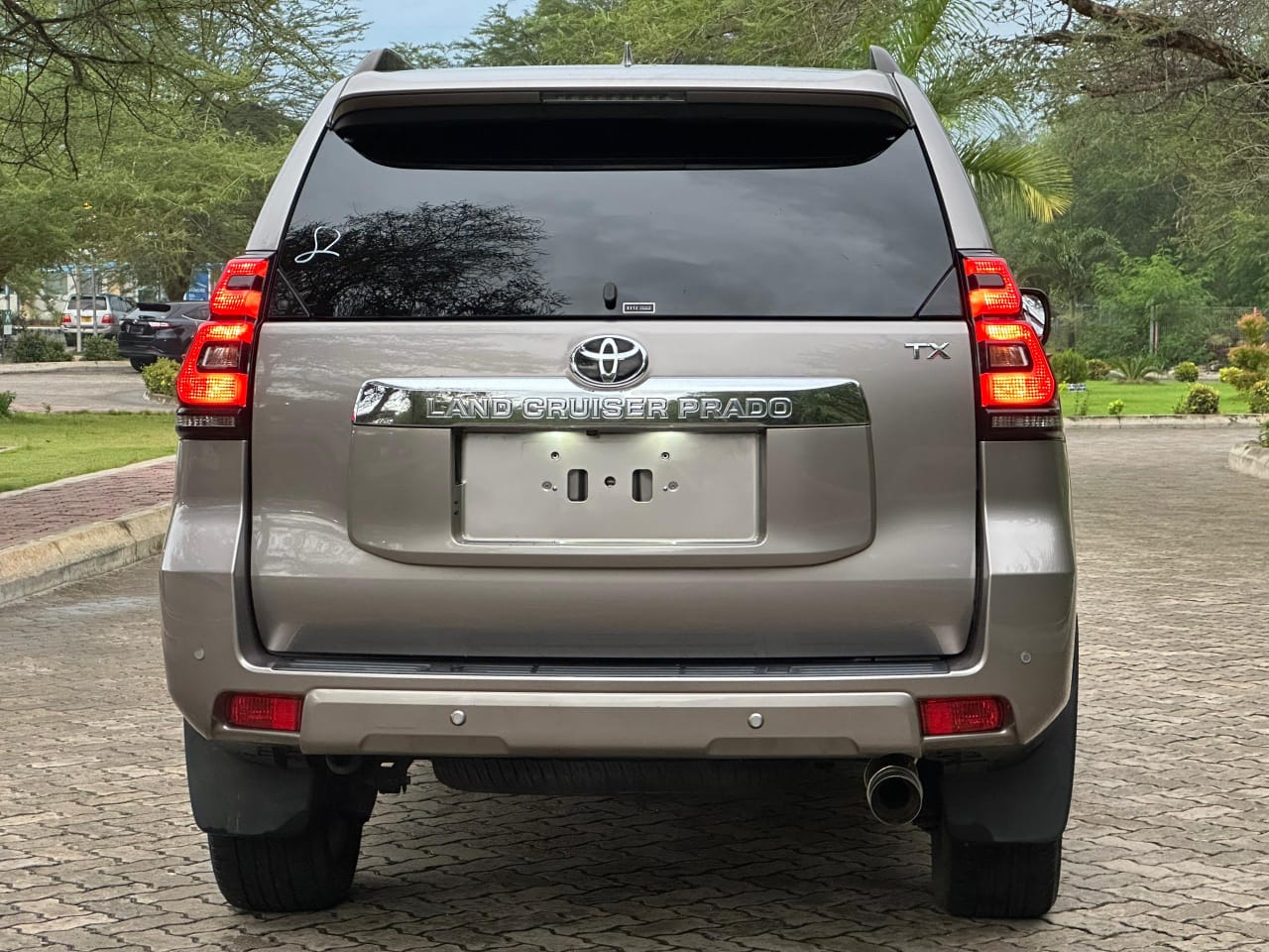 TOTOTA LAND CRUISER PRADO