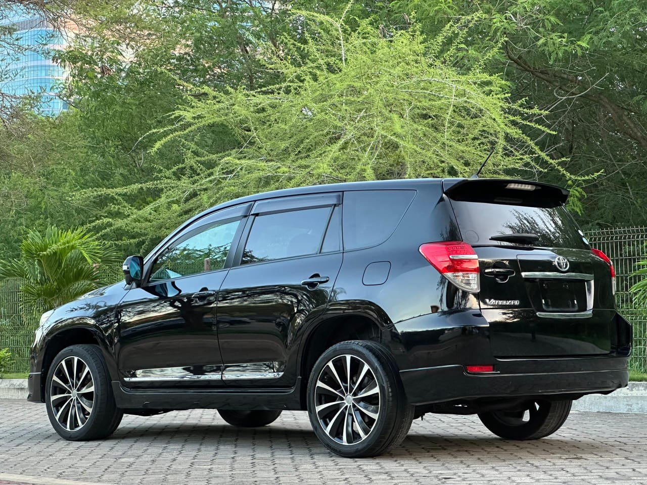 TOYOTA VANGUARD