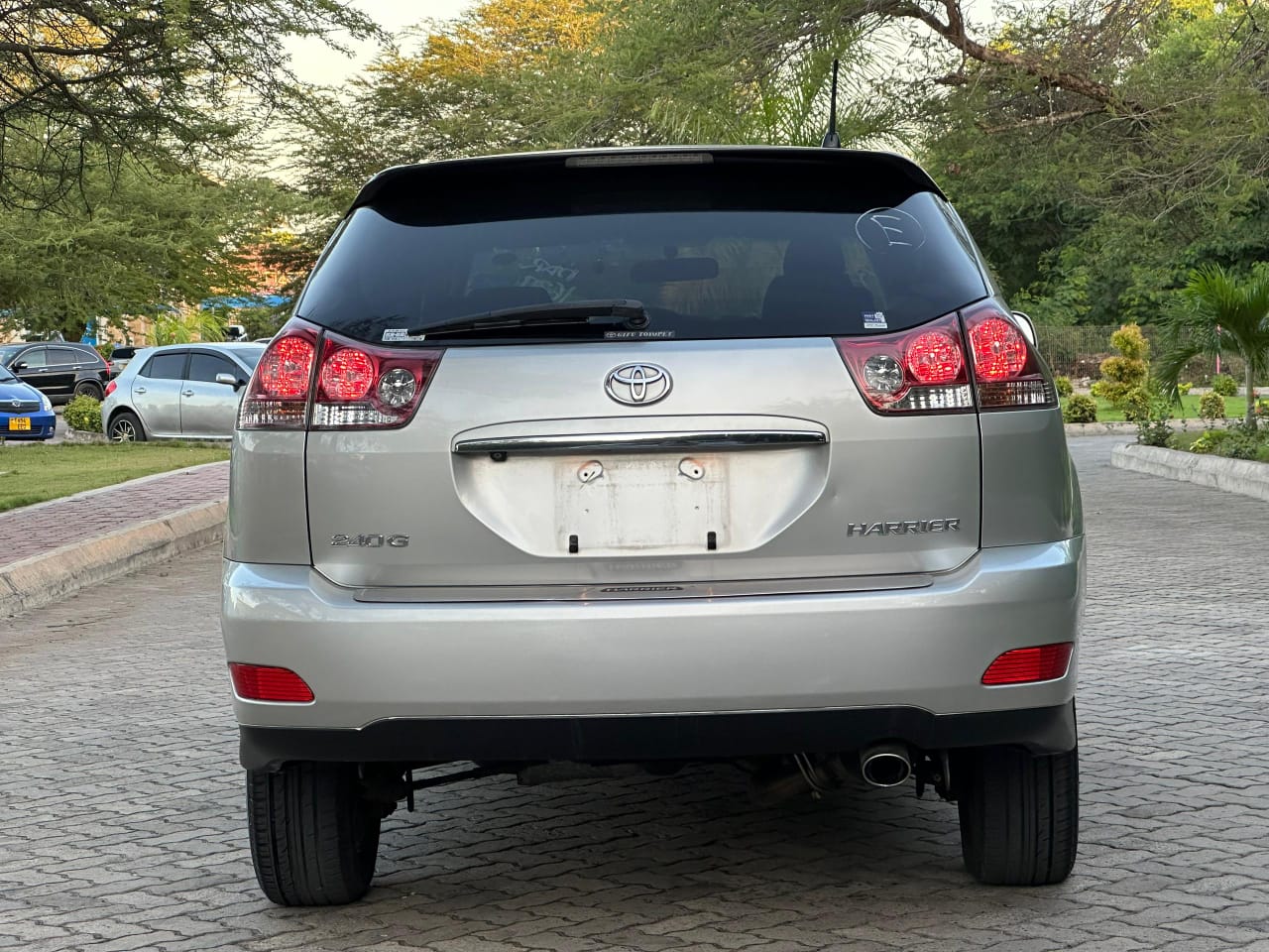 TOYOTA HARRIER