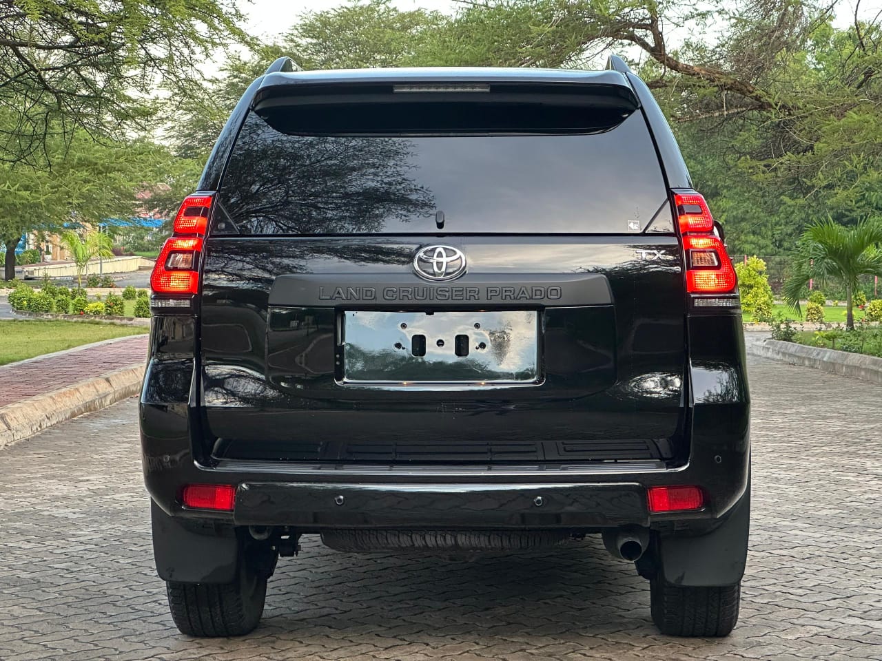 TOYOTA LAND CRUISER PRADO