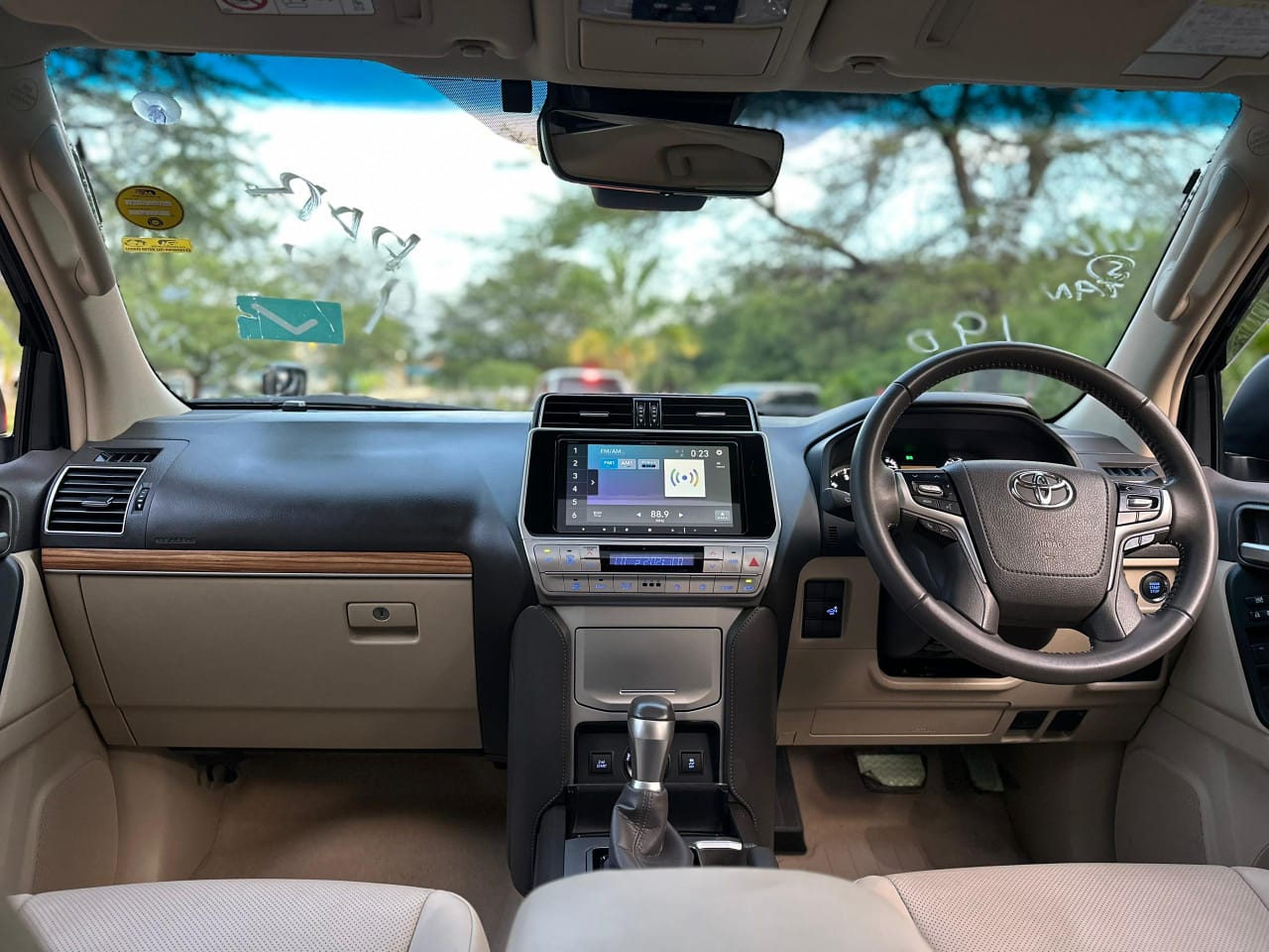 TOYOTA LAND CRUISER PRADO