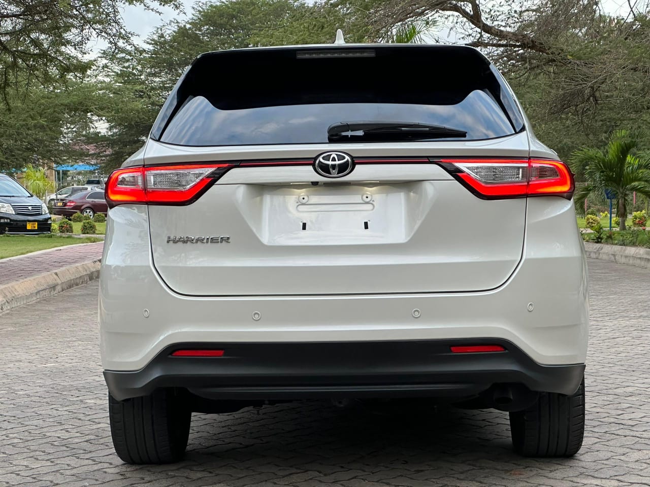 TOYOTA HARRIER