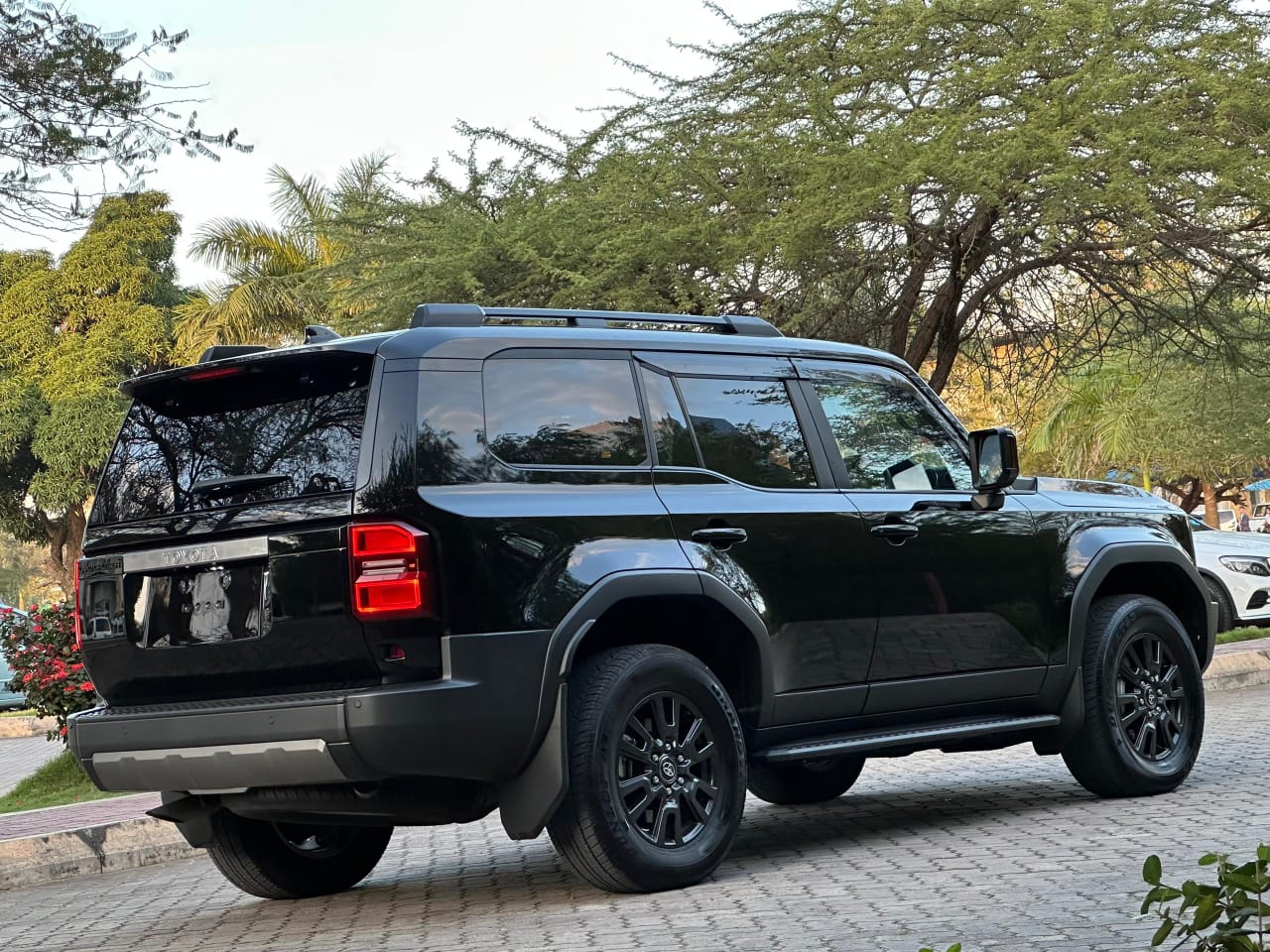 TOYOTA LAND CRUISER 250 VX