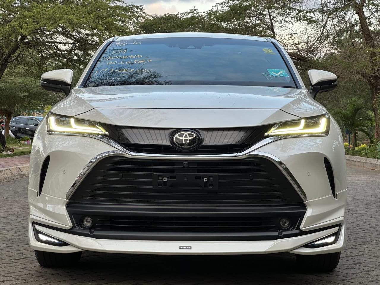 TOYOTA HARRIER