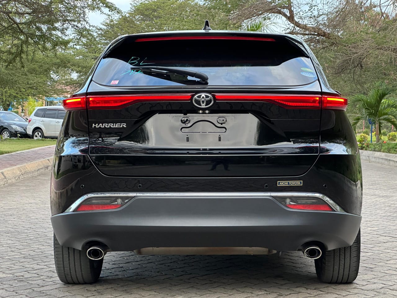 TOYOTA HARRIER