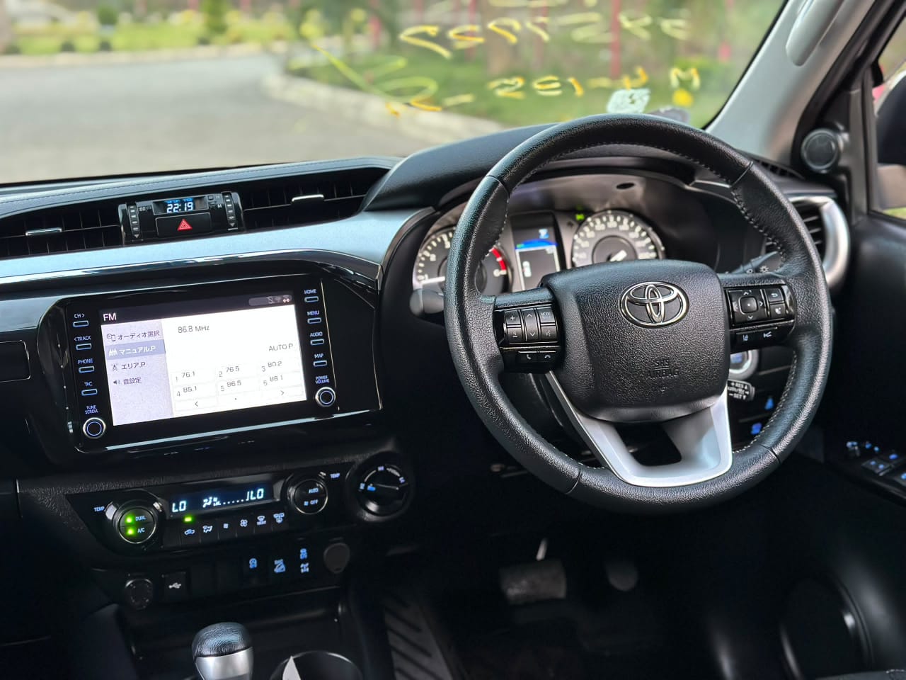 TOYOTA HILUX