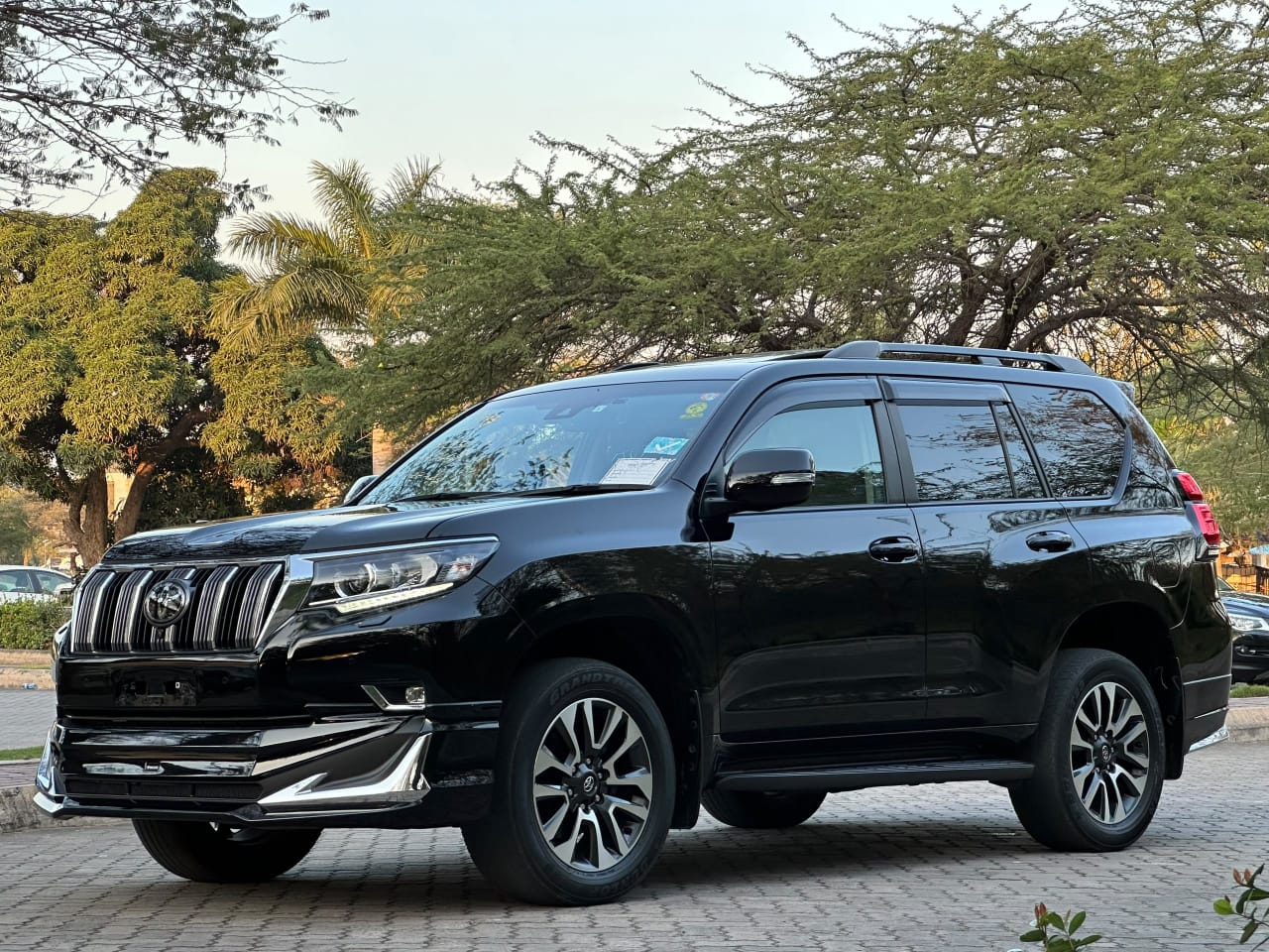 TOYOTA LAND CRUISER PRADO