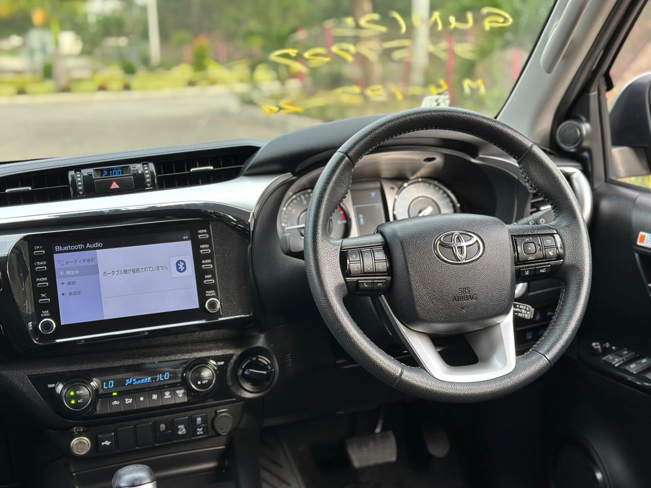TOYOTA HILUX