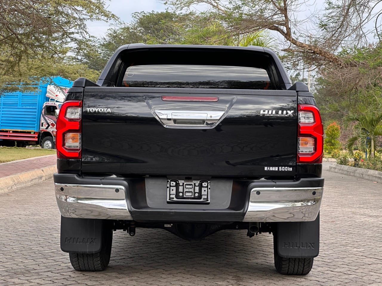 TOYOTA HILUX