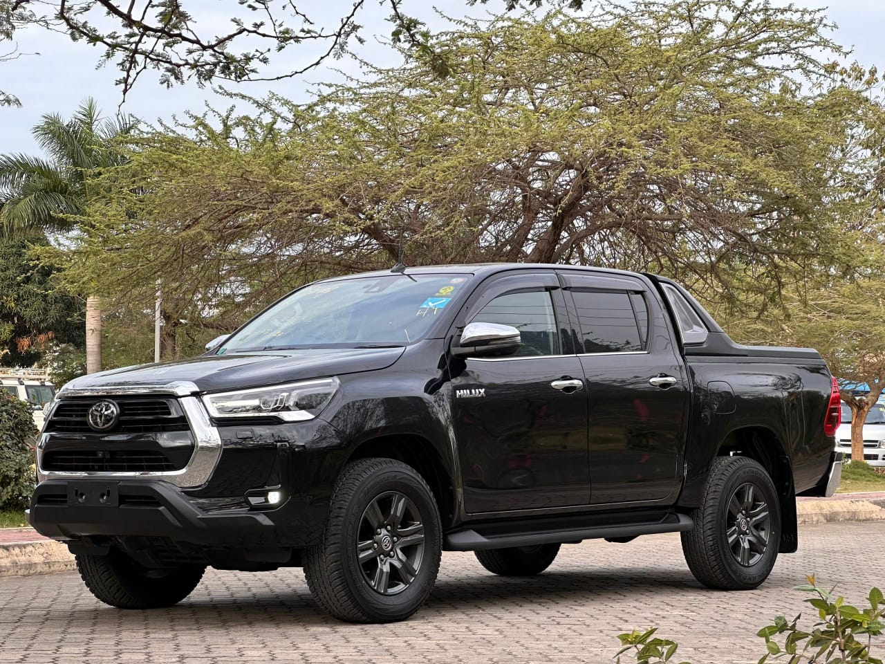 TOYOTA HILUX