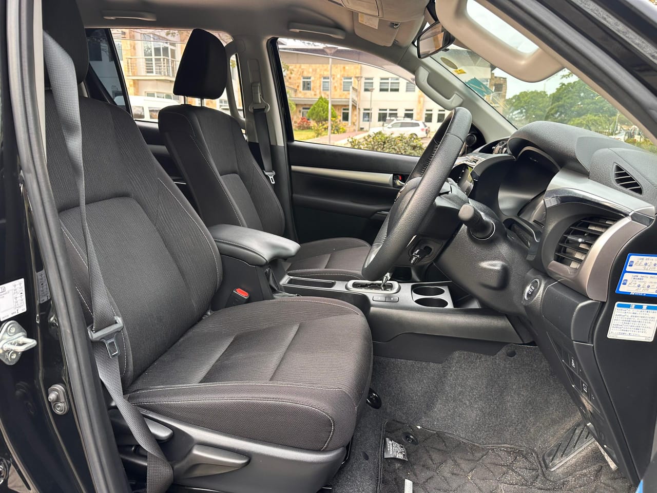 TOYOTA HILUX